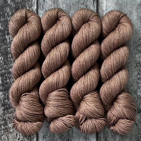 Mocha Mousse // Magnolia DK